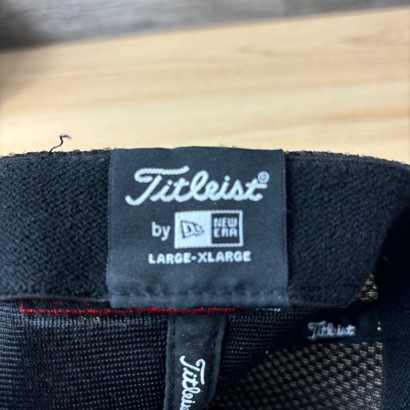 Titleist Hat Cap Fitted L/XL Black Pro V1 Tour Patch Golf Golfing Performance - Picture 10 of 11